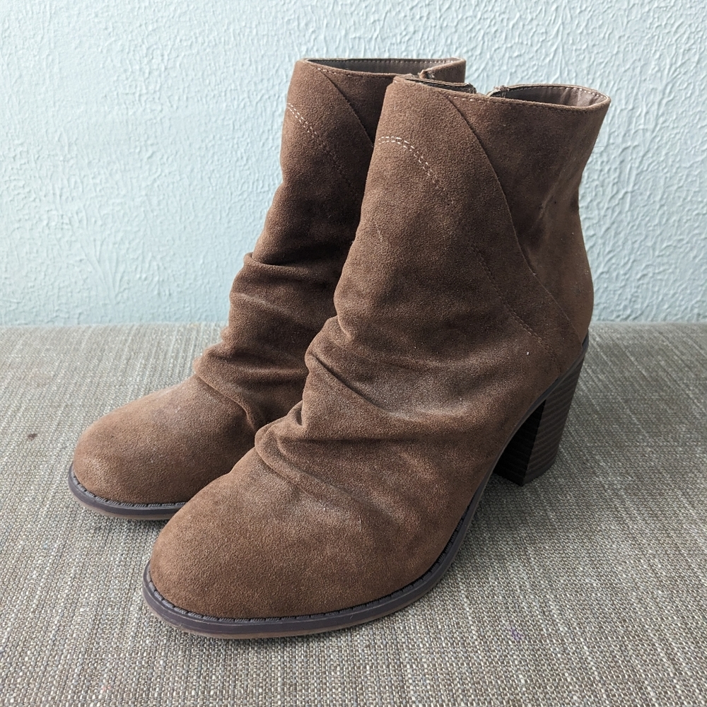 Universal Thread Block Heel Boots